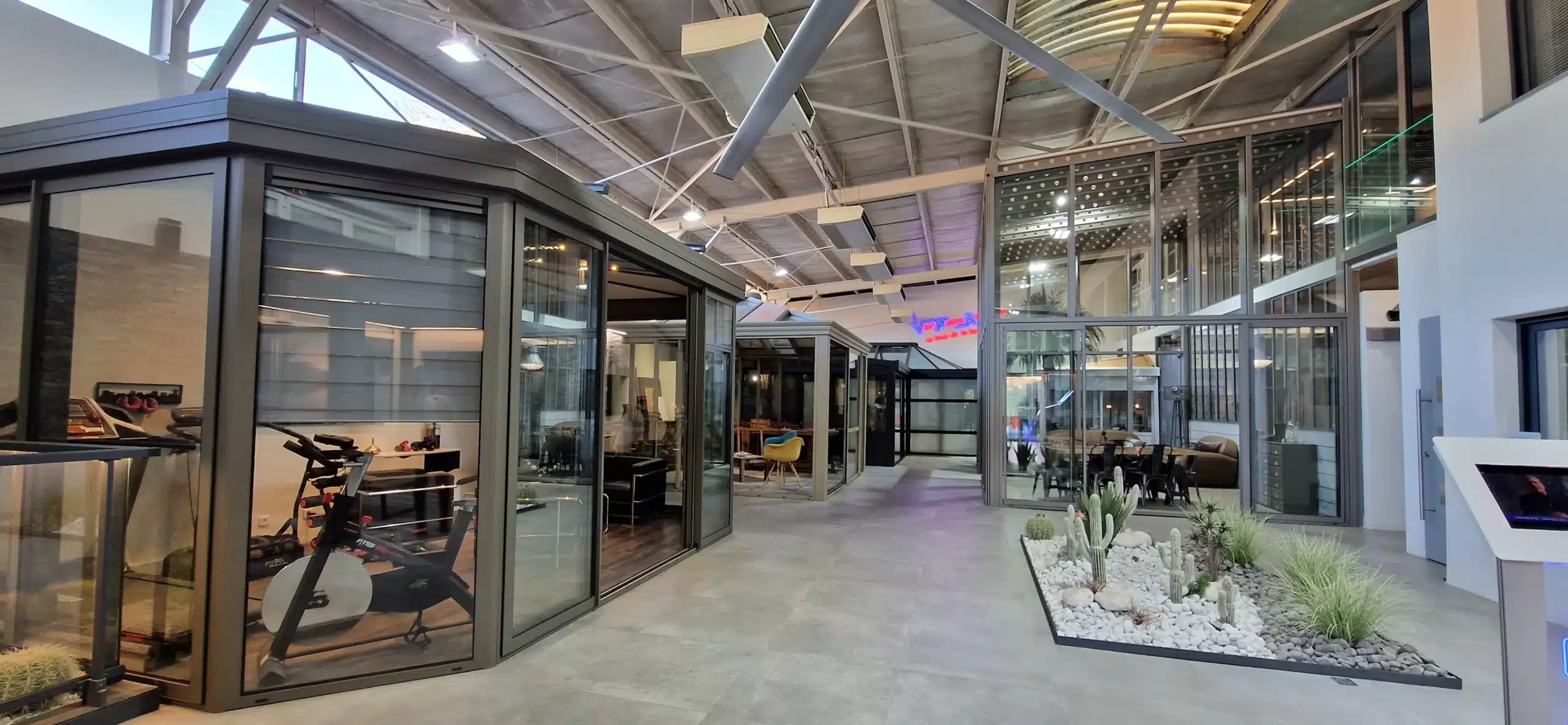 Hall d'exposition Var Pose Alu – pergolas et couvertures terrasse